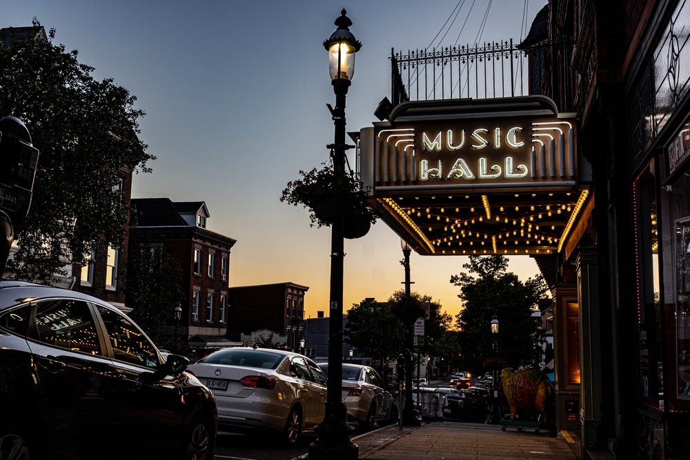 Where to Eat Before a Show at Tarrytown Music Hall: Little b’s Date Night Guide